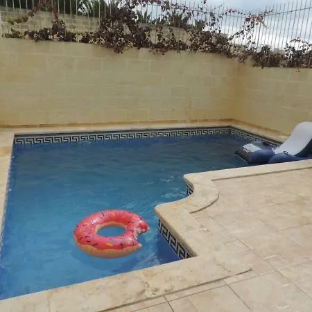Gozo Holiday House 招待所 3*