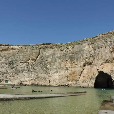 Gozo Holiday House 招待所 3*